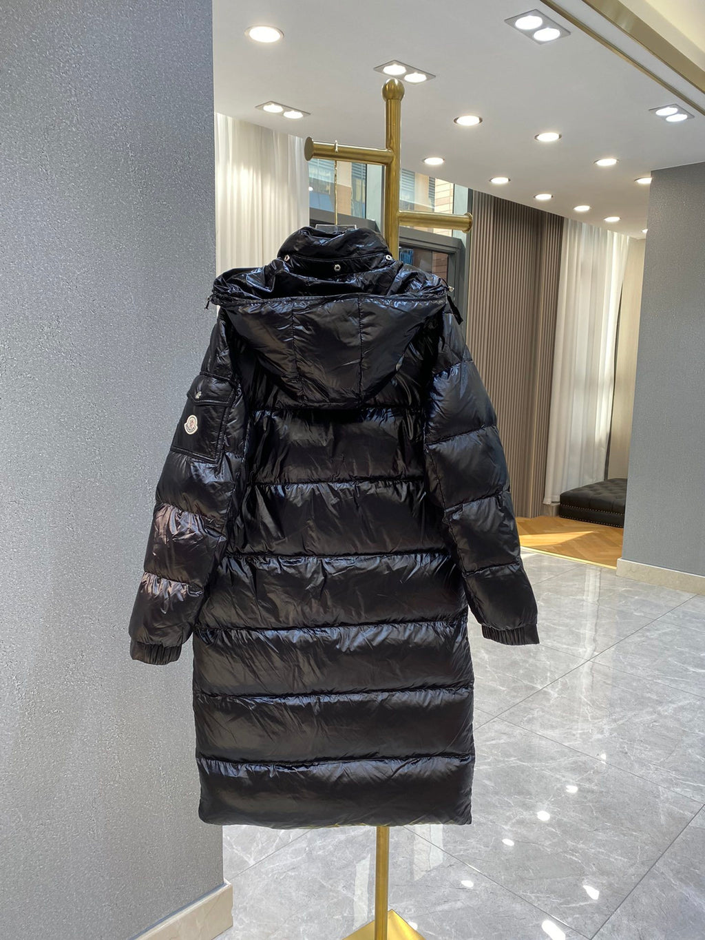 Moncler Puffer Jacket - Glossy Black